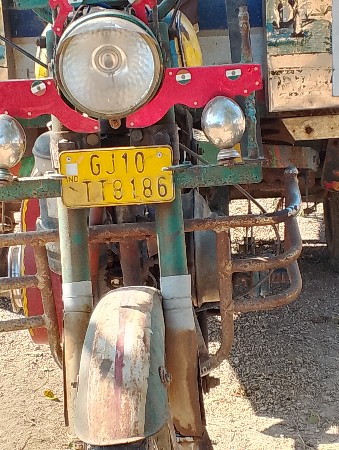 રીક્ષા વેચવાની છે.