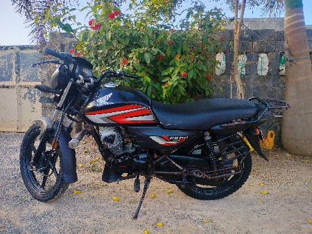 હોન્ડા વેચવા નું છે 2019 મોડલ છે