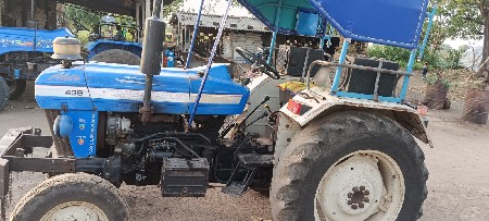 આ ટ્રેક્ટર વેચવાનુ છે