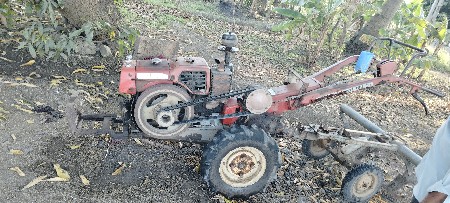 શિંગડા વાળું ટ્રેક્ટર