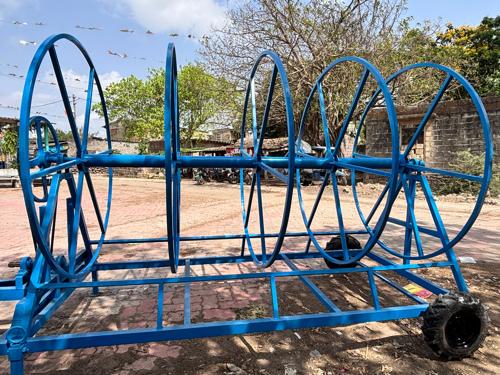 ડીપ સ્કેલવા માટે કટેકટર પર વાઈનડર