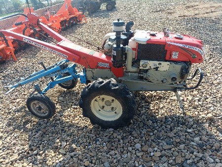 શીંગડા વાળું ટ્રેક્ટર