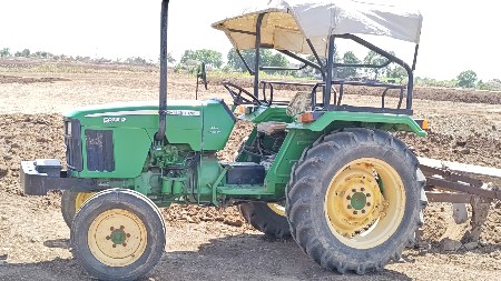 ટ્રેક્ટર વેચવાનું છે.