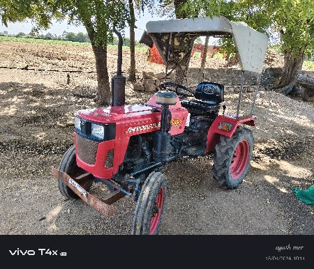 આ ટ્રેક્ટર વેચવા નું છે