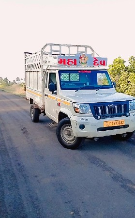 બોલેરો મેક્સ પીકઅપ વેચવાનો છે