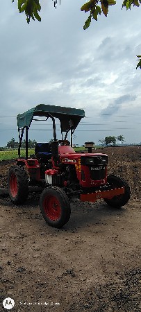 Mahindra yuvraj 215
