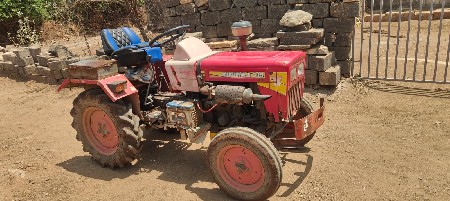 મીની ટેકટર અને ટોલી વેચવાનું છે