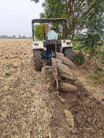 વેચવાની છે