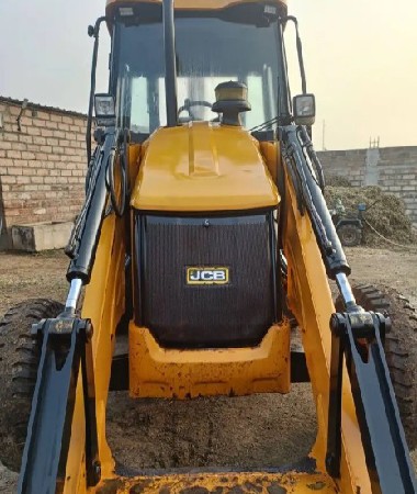 જેસીબી ભાડે આપવાનું છે