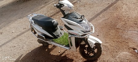 બેટરી વાળી ગાડી વેચવાની છે