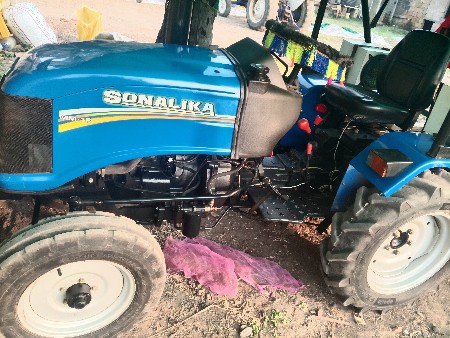 સોનાલીકા ટેકટર વેચવાનું છે