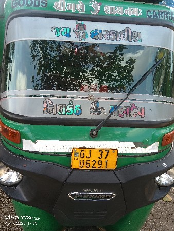 cng petrol.loding riksha..