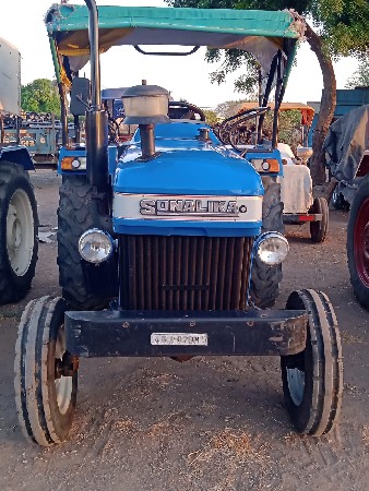 Sonalika 740
