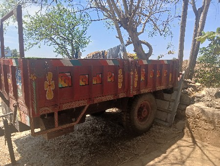 ટ્રોલી વેચવાની છે
