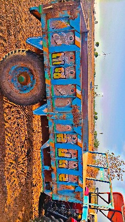 ટ્રેક્ટર ભાડે આપવાનુ છે