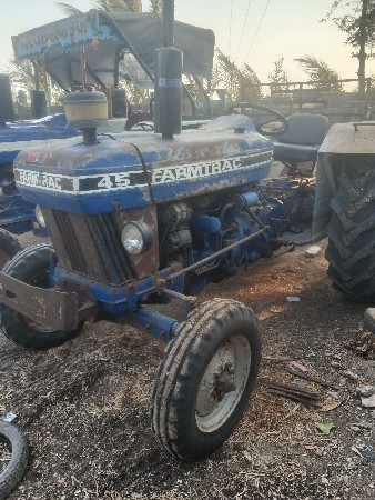 ટ્રેક્ટર વેચવાનું છે