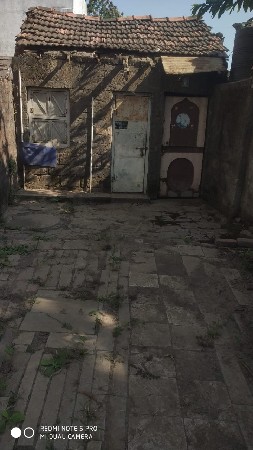 65 વાર નું મકાન વેચાવવા નું છે