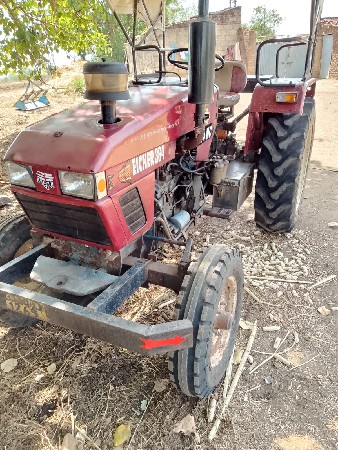 ટ્રેક્ટર વેચવાનું છે