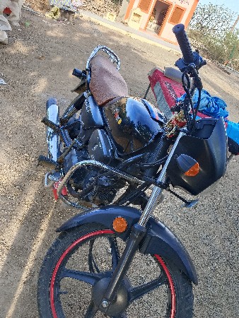 આ ગાડી વેચવાની 9664854692