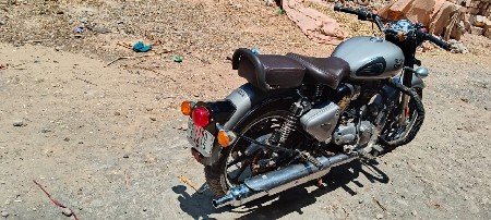 બુલેટ વેચવાનુ છે