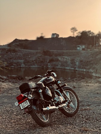 બુલેટ વેચવાનું છે.