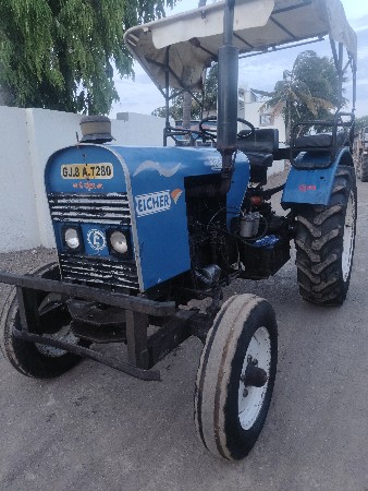 ટ્રેકટર વેચવાનું છે