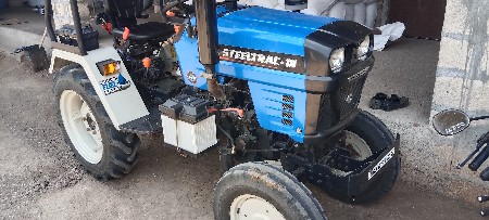 સ્ટીલ ટ્રેક વેચવાનું છે