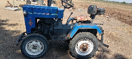 અસેમબલ મીની ટ્રેકટર