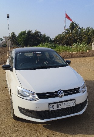 ફોર વ્હીલ-કાર વેચવાની છે