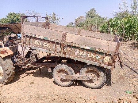 શિવ કંપનીનું ફોરવીલ ટેલર વેચવાનું