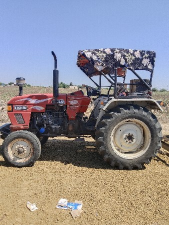 આઇસર ટેક્ટર વેચવાનું છે