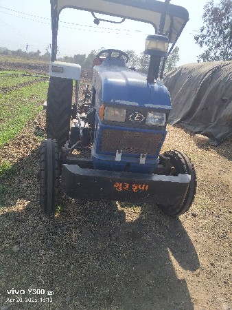 Eicher trector vechvanu chhe