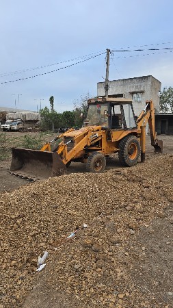 જેસીબી વેચવાનુ છે