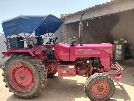 ટ્રેક્ટર વેચવાનું છે