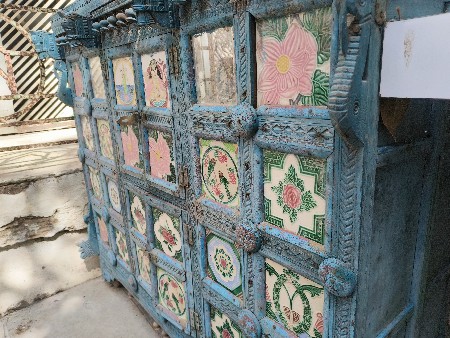 antique majuh