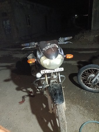 ગાડી વેચવાની છે