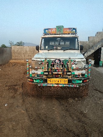 બોલેરો વેચવાનો છે