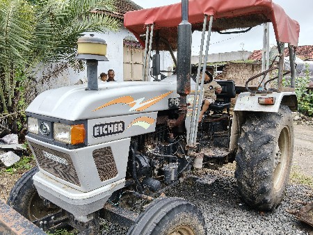 ટ્રેક્ટર