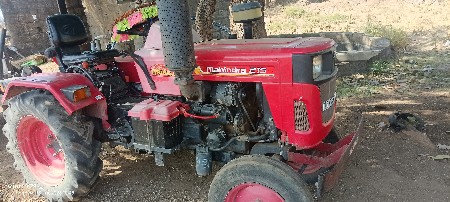 આ ટ્રેક્ટર વેચવાનું છે