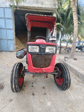 ધરતી ટ્રેકટર 
યુવરાજ