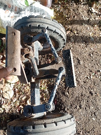 સનેડાના આગળ ના ટાયર