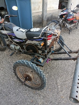 વેચવાનું છે.