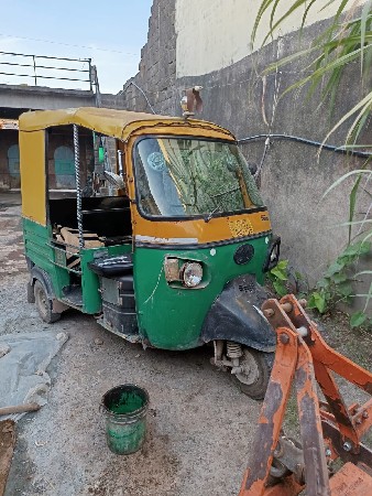 અતુલ જેમીની સી.એન.જી રીક્ષા