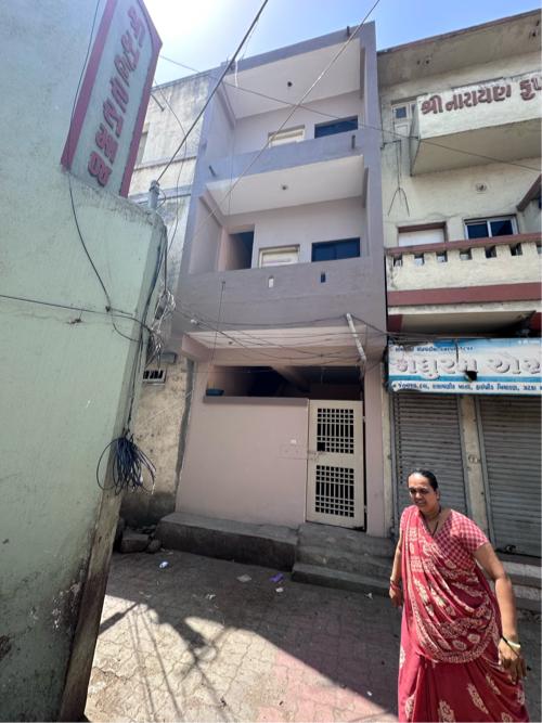 પોરબંદર મહેર બોન્ડિંગ પાસે નીચે મોટો ગોડાઉન ભાડે આપવનો છે