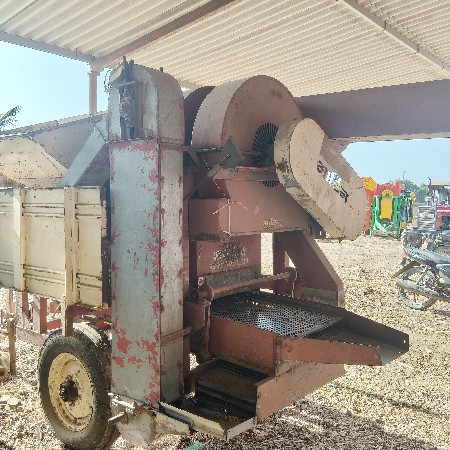 થ્રેશર ફુંકડી વેચવાની છે