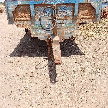ટેઈલર વેચવાનું છે
