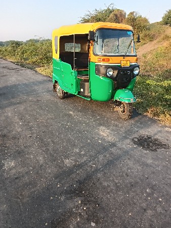 Bajaj maxima
