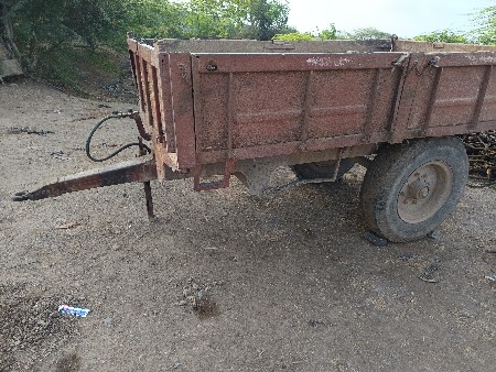 જૂનું ટેલર ગોપાલ વેચવાનું છે