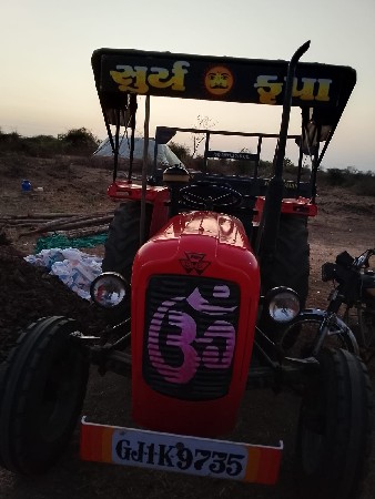આ ટ્રેક્ટર વેચવાનું છે