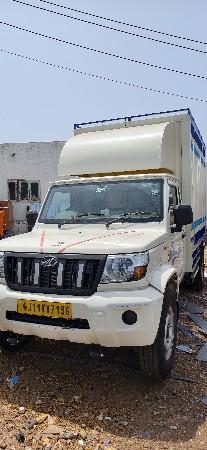 બંધ ડબ્બા વાડી બોલેરો